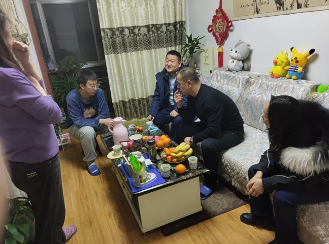 市產(chǎn)投集團(tuán)產(chǎn)業(yè)開發(fā)板塊深入開展員工家訪活動(dòng)(圖2) 市產(chǎn)投集團(tuán)產(chǎn)業(yè)開發(fā)板塊深入開展員工家訪活動(dòng)(圖2)